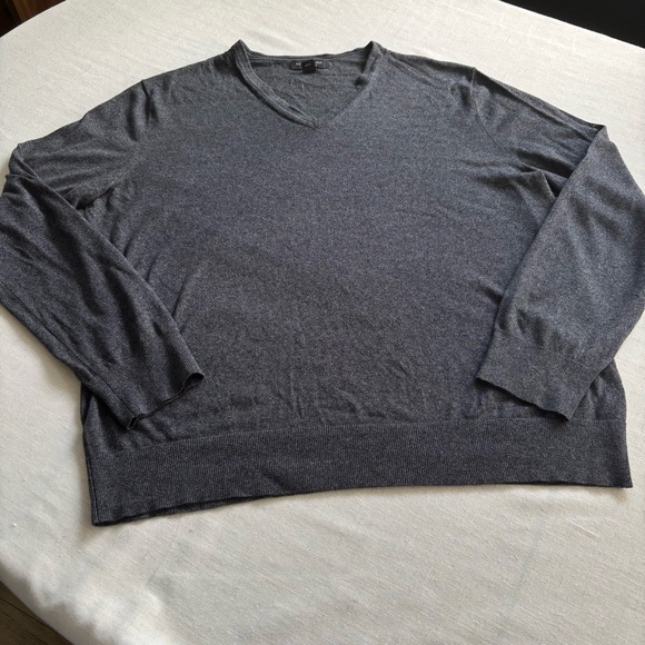 Banana Republic Luxury Blend Grey V-Neck Sweater Men’s XL Silk Cashmere - Picture 1 of 6